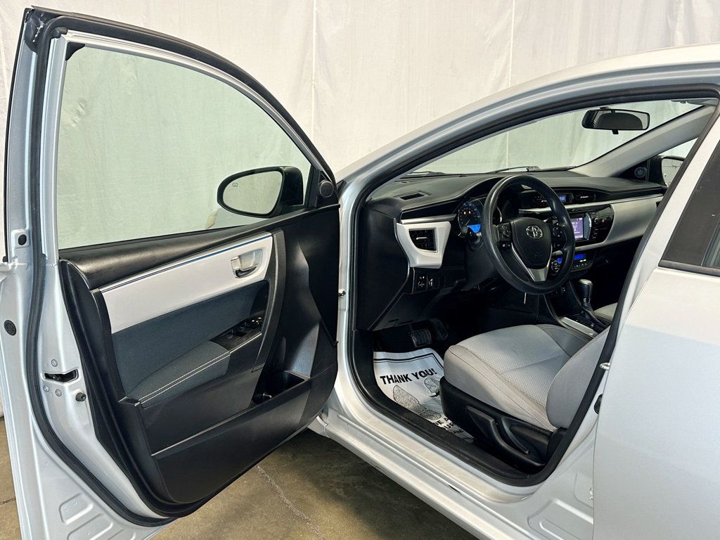2016 Toyota Corolla 4dr Sedan CVT LE - 23049506 - 14