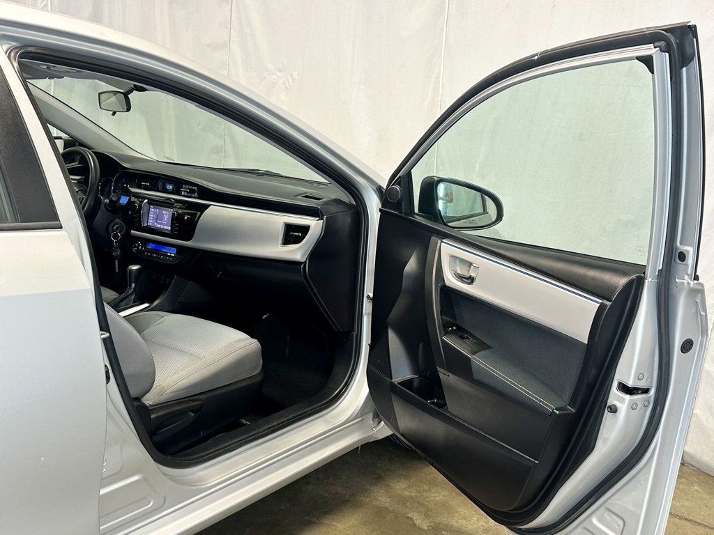 2016 Toyota Corolla 4dr Sedan CVT LE - 23049506 - 15