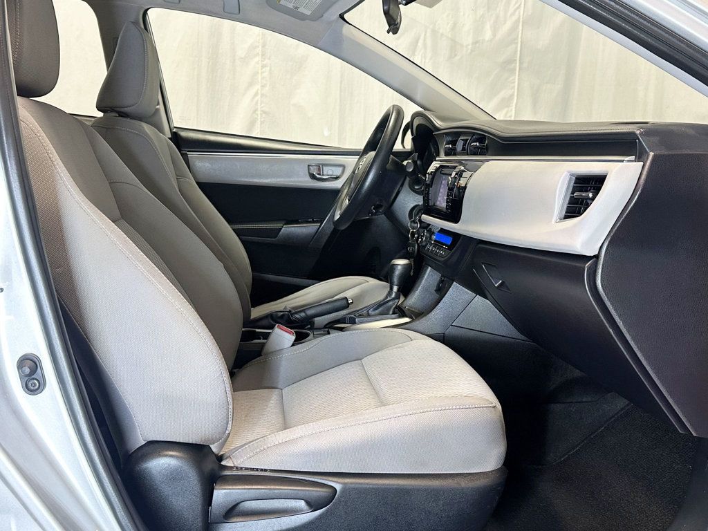 2016 Toyota Corolla 4dr Sedan CVT LE - 23049506 - 17
