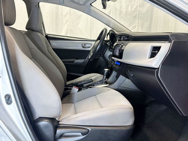 2016 Toyota Corolla 4dr Sedan CVT LE - 23049506 - 17