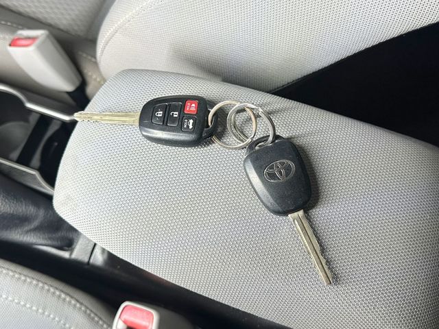 2016 Toyota Corolla 4dr Sedan CVT LE - 23049506 - 22
