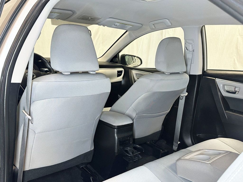 2016 Toyota Corolla 4dr Sedan CVT LE - 23049506 - 32