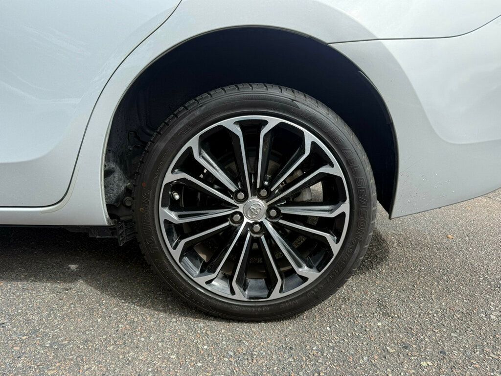 2016 Toyota Corolla S photo 8
