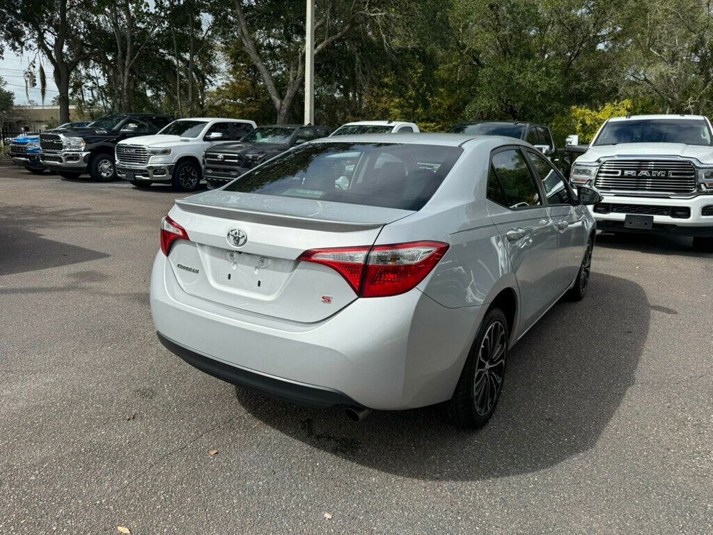 2016 Toyota Corolla S photo 9