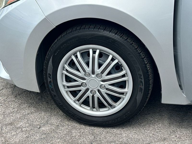 2016 Toyota Corolla LE - 22993823 - 10