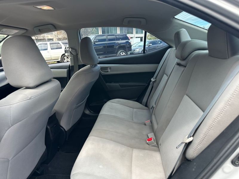 2016 Toyota Corolla LE - 22993823 - 13