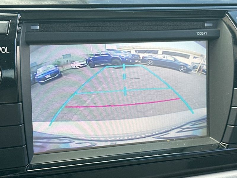 2016 Toyota Corolla LE - 22993823 - 15