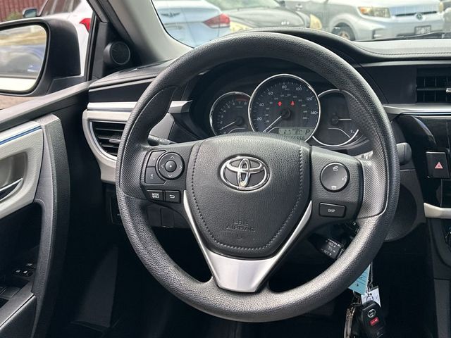 2016 Toyota Corolla LE - 22993823 - 16