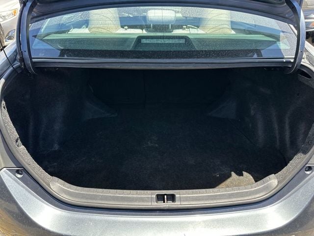 2016 Toyota Corolla LE - 23005006 - 16