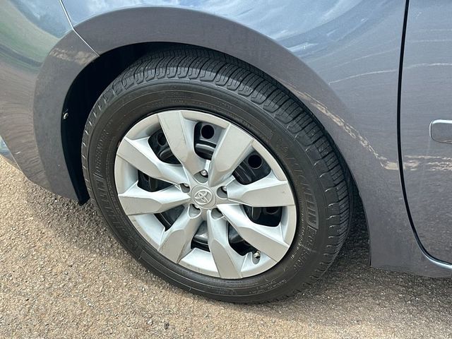 2016 Toyota Corolla LE - 23032896 - 10