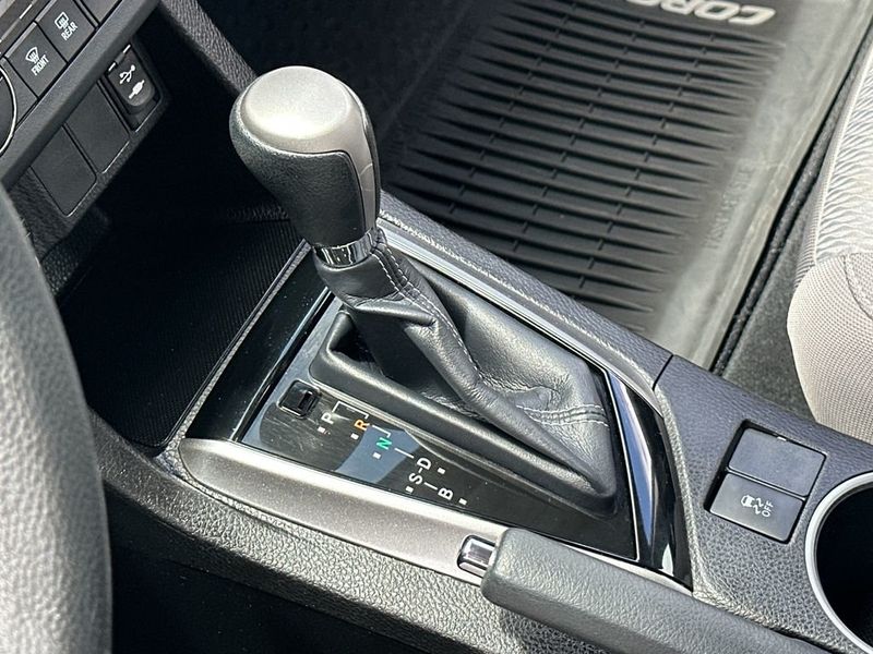 2016 Toyota Corolla LE - 23032896 - 16
