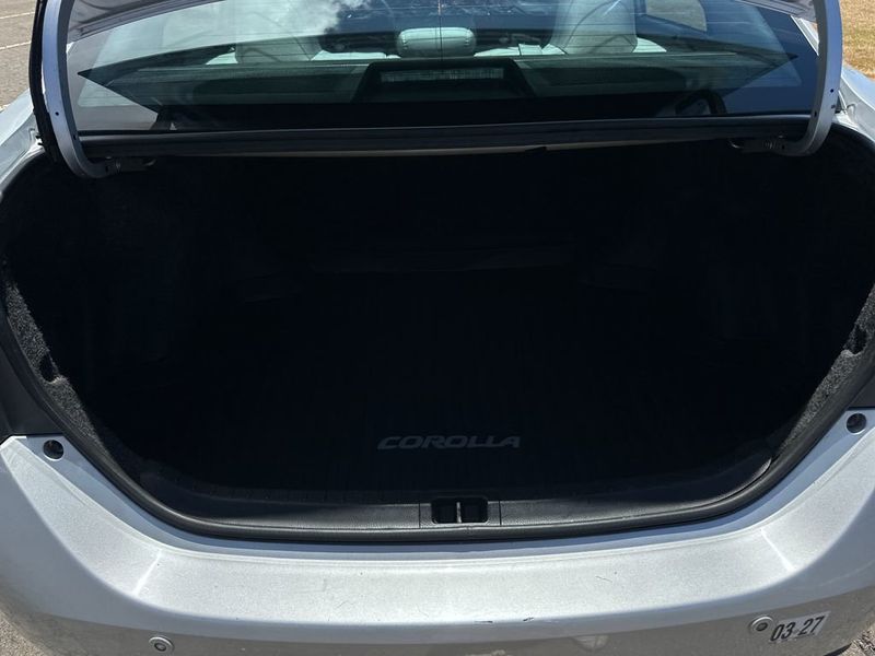 2016 Toyota Corolla LE - 23058986 - 18