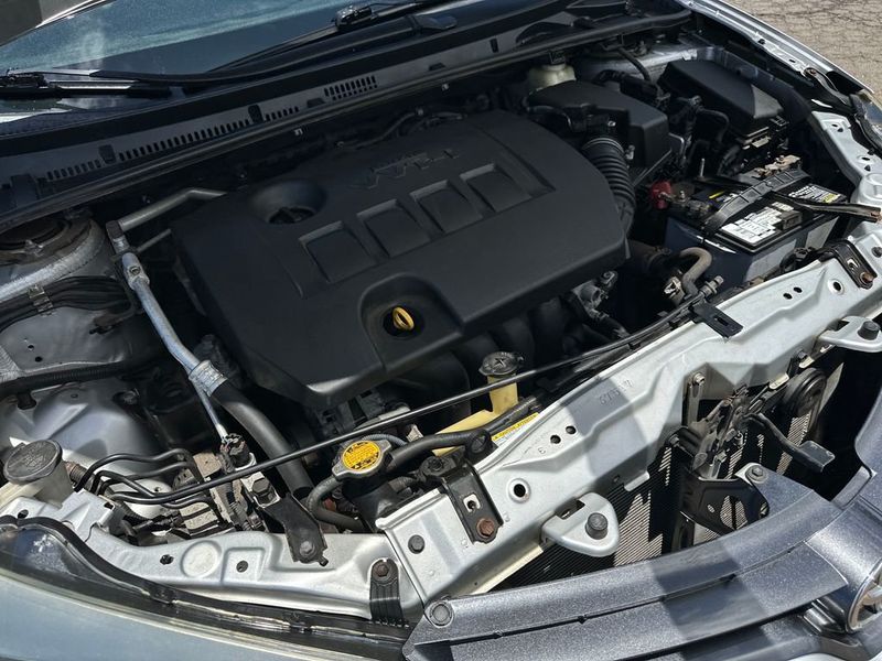 2016 Toyota Corolla LE - 23058986 - 19
