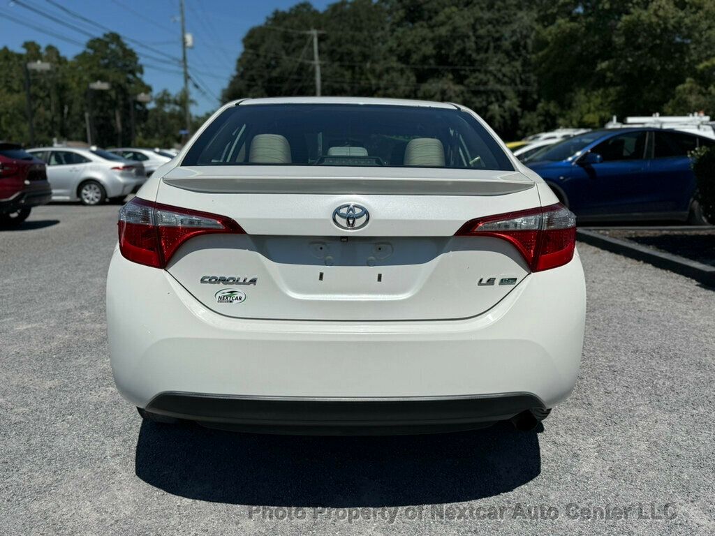 2016 Toyota Corolla LE photo 4