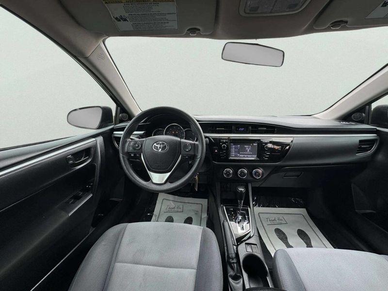 2016 Toyota Corolla LE 4dr Sedan - 22993959 - 19