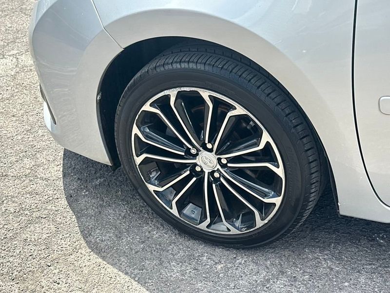 2016 Toyota Corolla LE photo 10