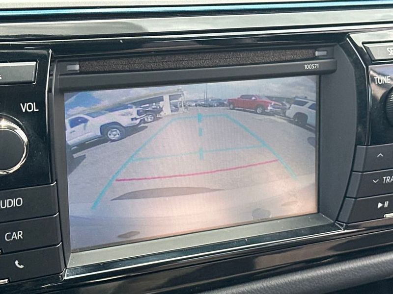 2016 Toyota Corolla LE photo 15