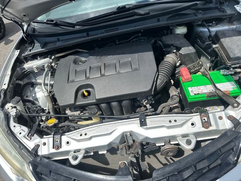 2016 Toyota Corolla LE photo 19