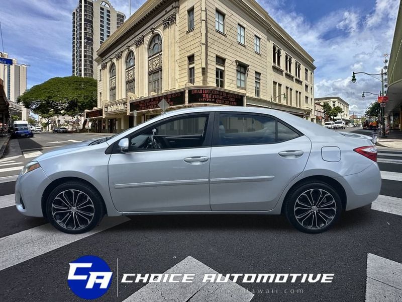 2016 Toyota Corolla LE photo 3