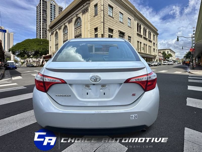 2016 Toyota Corolla LE photo 5