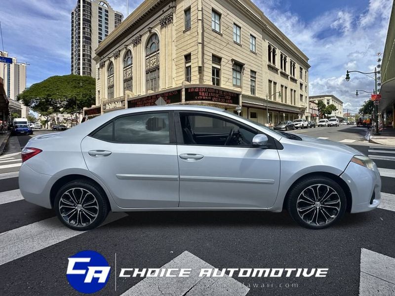 2016 Toyota Corolla LE photo 7