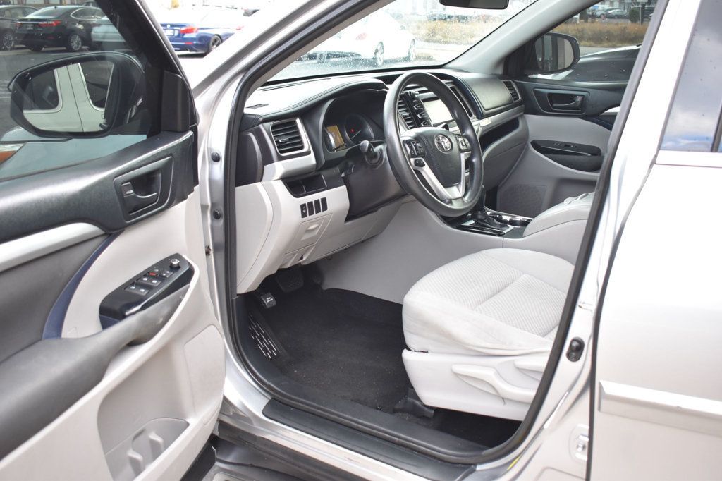 2016 Toyota Highlander AWD 4dr V6 LE - 22963673 - 14