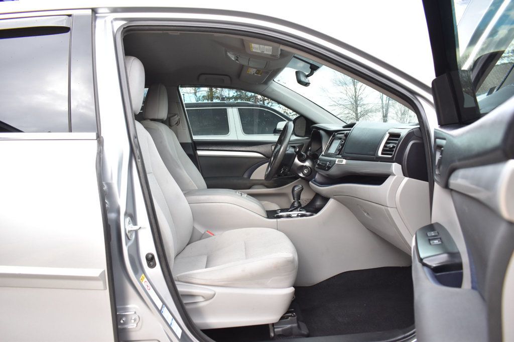 2016 Toyota Highlander AWD 4dr V6 LE - 22963673 - 15