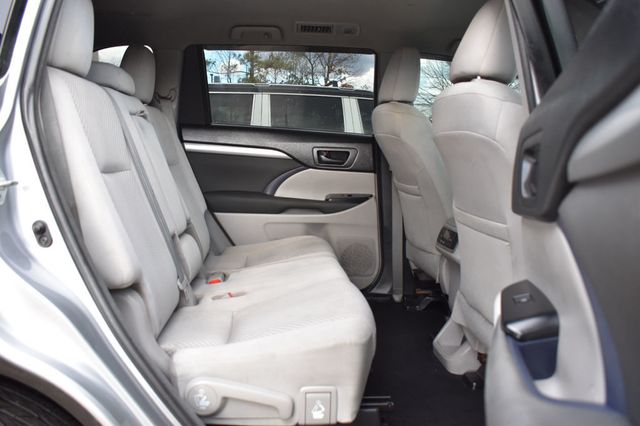 2016 Toyota Highlander AWD 4dr V6 LE - 22963673 - 18