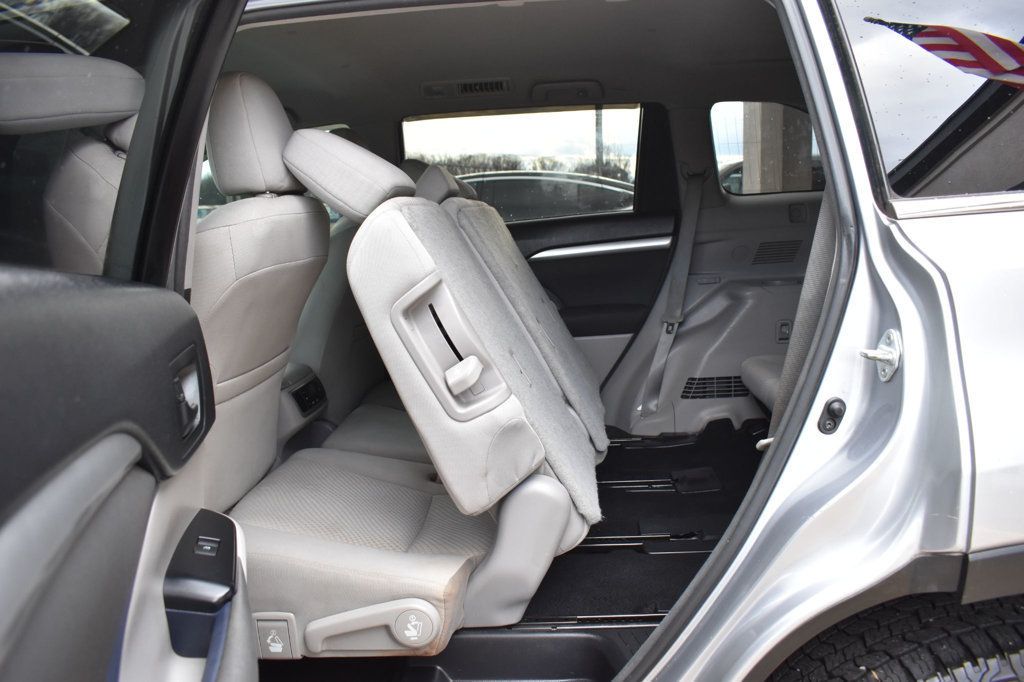 2016 Toyota Highlander AWD 4dr V6 LE - 22963673 - 24