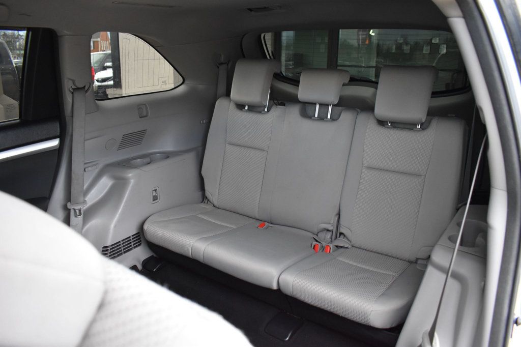 2016 Toyota Highlander AWD 4dr V6 LE - 22963673 - 25