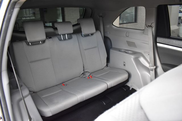 2016 Toyota Highlander AWD 4dr V6 LE - 22963673 - 27