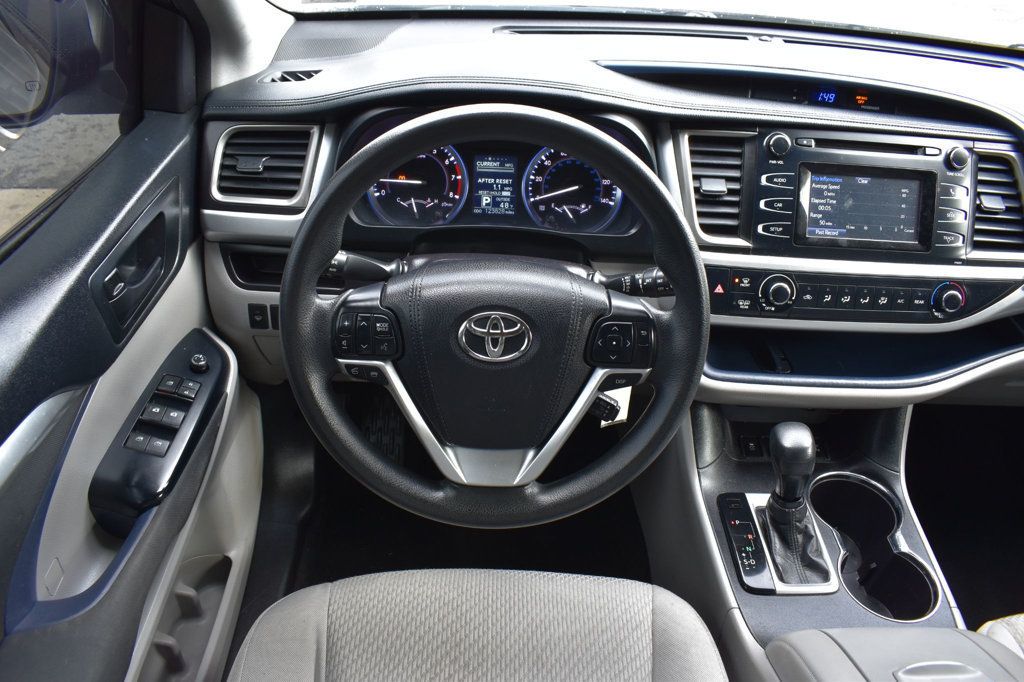 2016 Toyota Highlander AWD 4dr V6 LE - 22963673 - 28