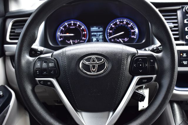 2016 Toyota Highlander AWD 4dr V6 LE - 22963673 - 29