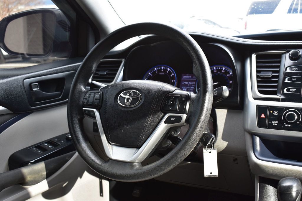 2016 Toyota Highlander AWD 4dr V6 LE - 22963673 - 31