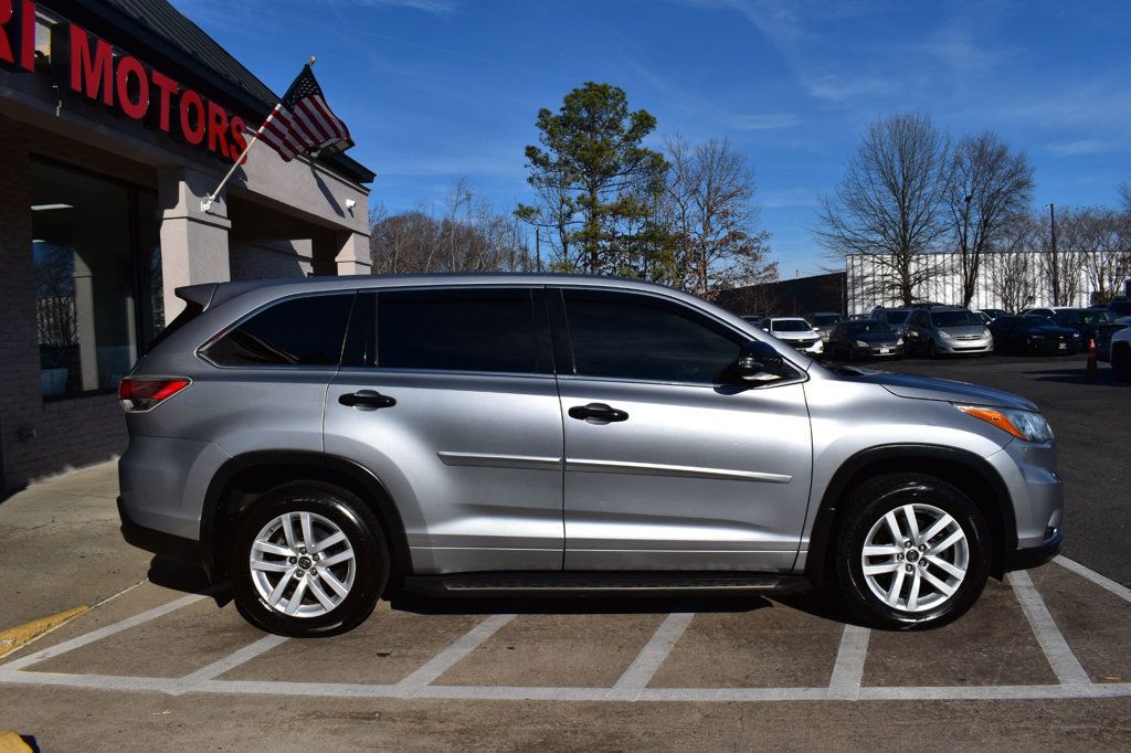 2016 Toyota Highlander AWD 4dr V6 LE - 22963673 - 5