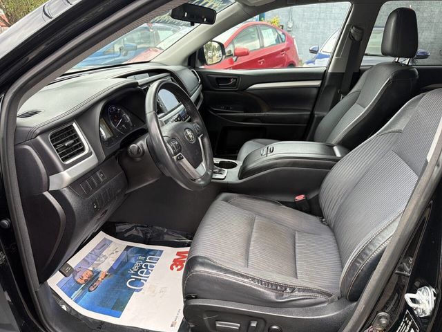 2016 Toyota Highlander AWD 4dr V6 LE Plus - 23074308 - 17