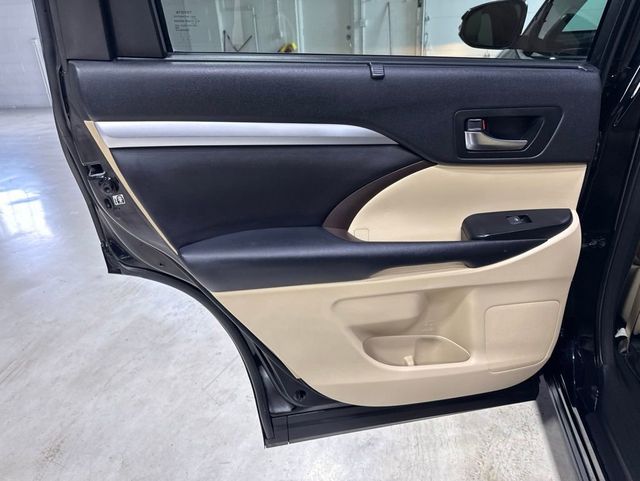 2016 Toyota Highlander AWD 4dr V6 XLE - 23020005 - 37