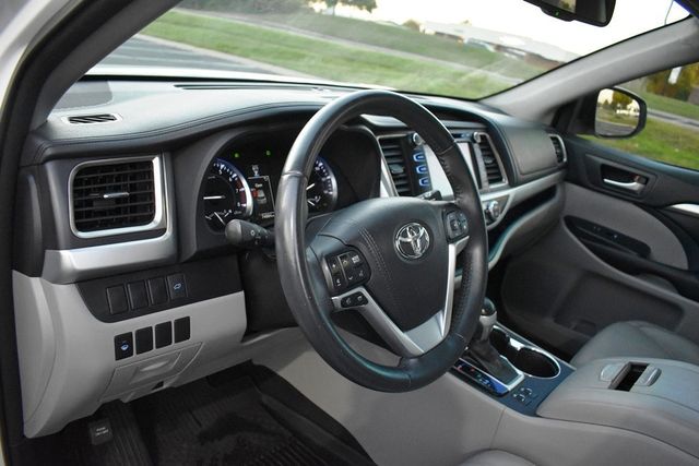 2016 Toyota Highlander AWD 4dr V6 XLE - 22942359 - 1