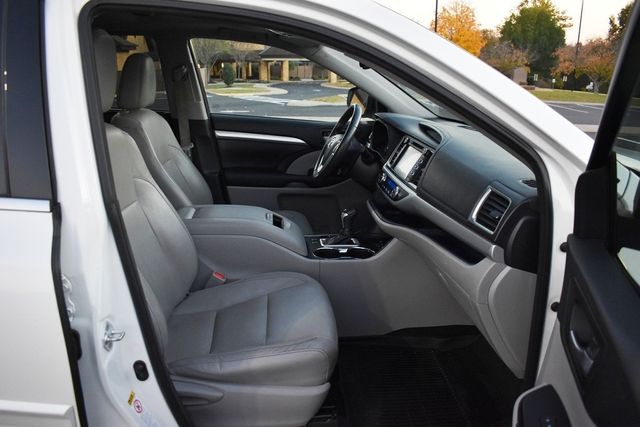 2016 Toyota Highlander AWD 4dr V6 XLE - 22942359 - 21