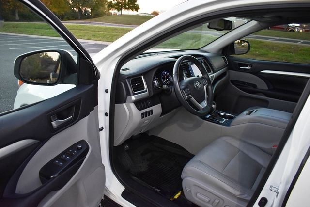 2016 Toyota Highlander AWD 4dr V6 XLE - 22942359 - 37