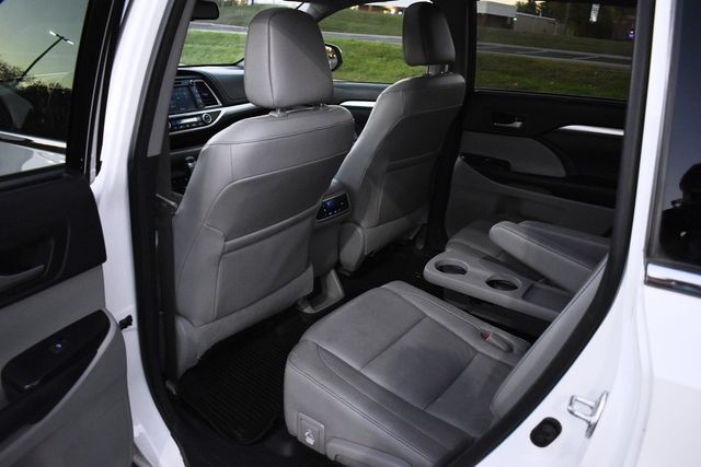 2016 Toyota Highlander AWD 4dr V6 XLE - 22942359 - 39