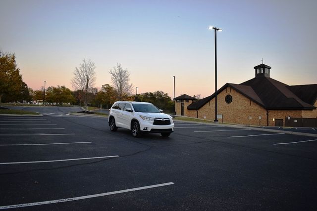 2016 Toyota Highlander AWD 4dr V6 XLE - 22942359 - 45