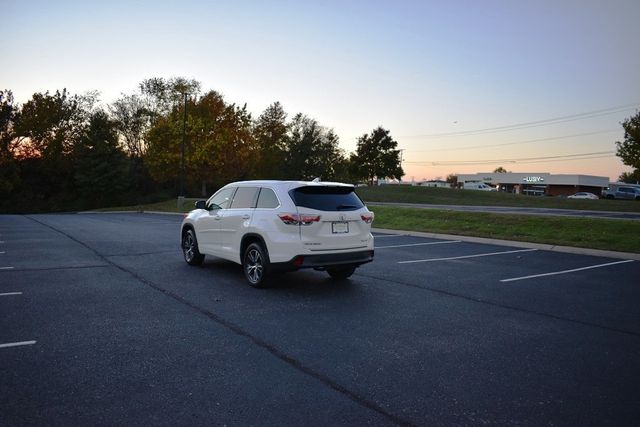 2016 Toyota Highlander AWD 4dr V6 XLE - 22942359 - 52