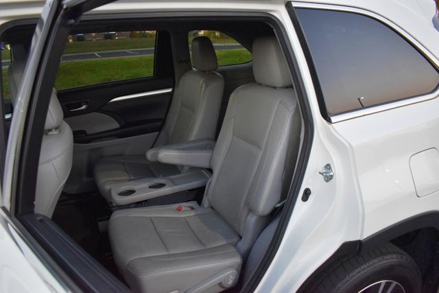 2016 Toyota Highlander AWD 4dr V6 XLE - 22942359 - 7