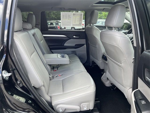 2016 Toyota Highlander AWD 4dr V6 XLE - 22907890 - 18