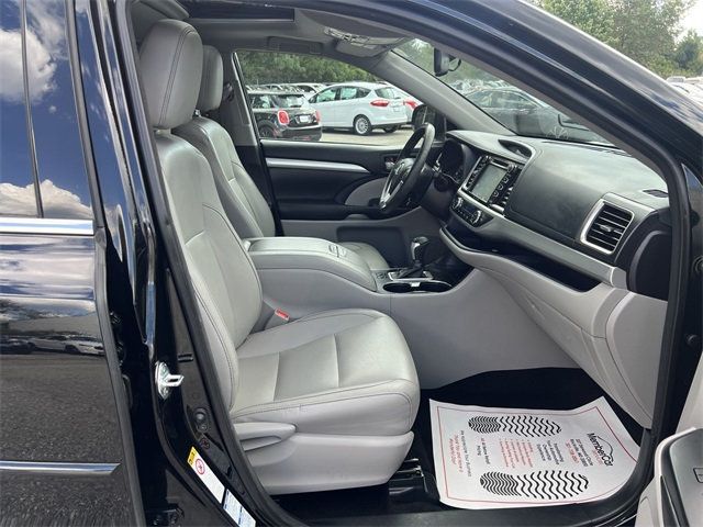 2016 Toyota Highlander AWD 4dr V6 XLE - 22907890 - 19