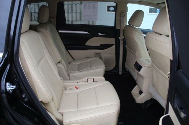2016 Toyota Highlander AWD XLE W/ 2ND ROW CAPTAIN CHAIRS, LEATHER, MOONROOF - 22960207 - 9