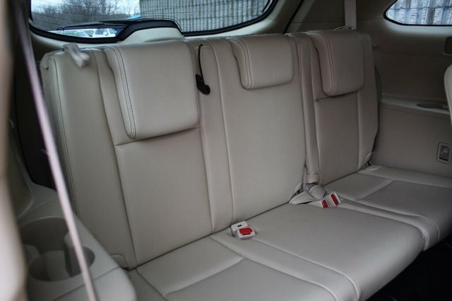 2016 Toyota Highlander AWD XLE W/ 2ND ROW CAPTAIN CHAIRS, LEATHER, MOONROOF - 22960207 - 11