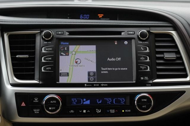 2016 Toyota Highlander AWD XLE W/ 2ND ROW CAPTAIN CHAIRS, LEATHER, MOONROOF - 22960207 - 13