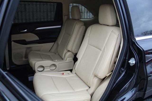 2016 Toyota Highlander AWD XLE W/ 2ND ROW CAPTAIN CHAIRS, LEATHER, MOONROOF - 22960207 - 28
